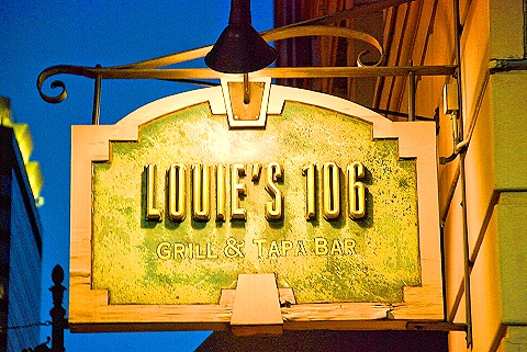 Austin_Texas-Nightshots-29-Loies_106_Sign.JPG