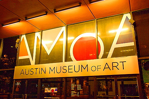 Austin_Texas-Nightshots-32-Austin_Museum_of_Art_Sign.JPG