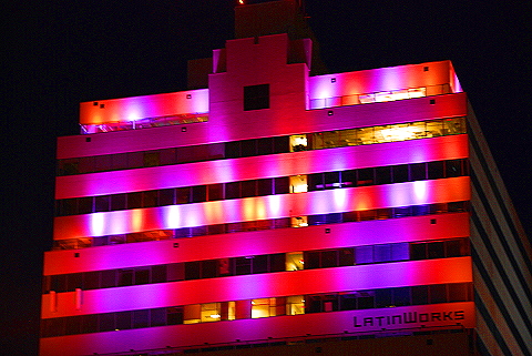 Austin_Texas-Nightshots-33-Latinworks_Building_at_Night.JPG