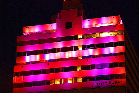 Austin_Texas-Nightshots-35-Latinworks_Building_at_Night.JPG