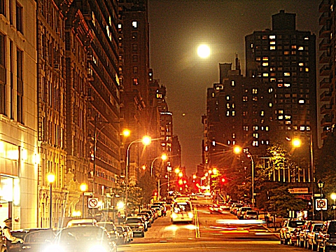 moon_over_w70th_ny_west_side01.jpg