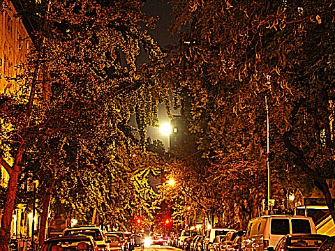 moon_over_w70th_ny_west_side02.jpg
