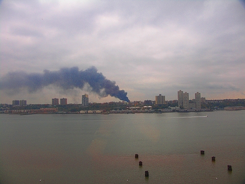 NJ-Fire_in_West_New_York_New_Jersey-0100.JPG