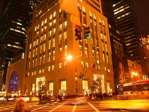 NY-5th_Avenue_Christmas_Shopping-2007-02.JPG