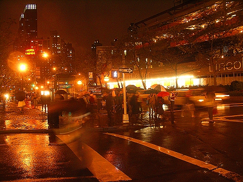 NY-66th_St_Subway_Station_in_the_rain-11.JPG