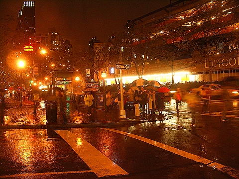 NY-66th_St_Subway_Station_in_the_rain-12.JPG
