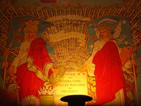 NY-American_Museum_of_Natural_History_Mural-01.JPG