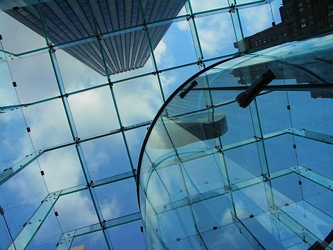 NY-Apple_Store_in_Midtown_on_5th_Avenue-82.JPG