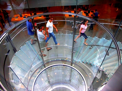 NY-Apple_Store_in_Midtown_on_5th_Avenue-83.JPG
