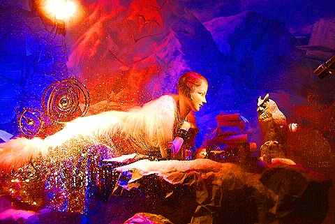 NY-Bergdorf_Goodman_Christmas_Windows-2008-07.JPG