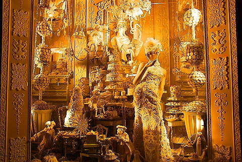 NY-Bergdorf_Goodman_Christmas_Windows-2008-13.JPG