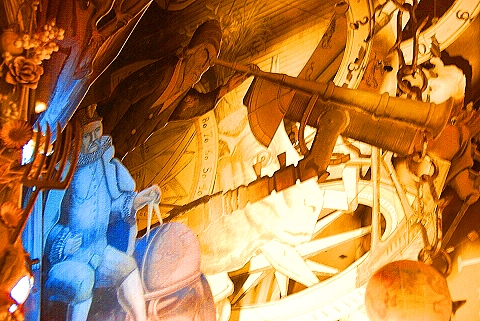 NY-Bergdorf_Goodman_Christmas_Windows-2008-14.JPG