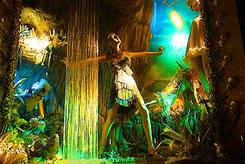NY-Bergdorf_Goodman_Christmas_Windows-2008-20.JPG