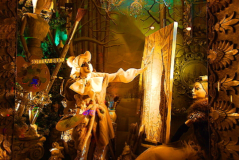 NY-Bergdorf_Goodman_Christmas_Windows-2008-27.JPG