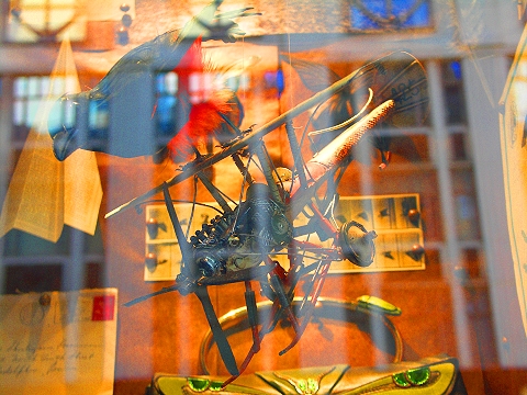 NY-Bergdorf_Goodman_Easter_Windows-2008-05.JPG