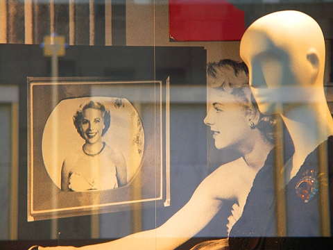 NY-Bergorf_Goodman-American_Fashion_by_Assouline-01.JPG
