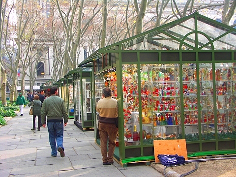 NY-Brant_Park-Christmas_Market_and Ice_Skating_Rink-20.JPG