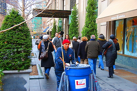 NY-Broadway_People_Watching-03.JPG