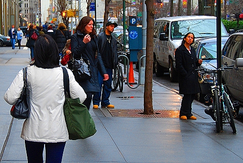 NY-Broadway_People_Watching-10.JPG