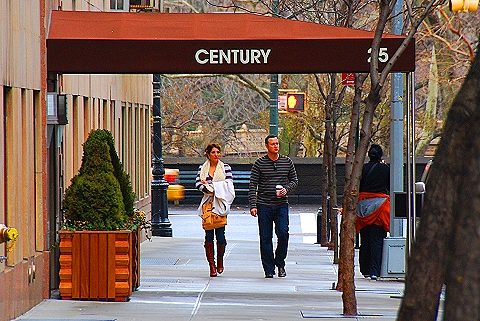 NY-Broadway_People_Watching-13.JPG
