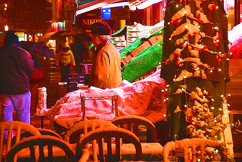 NY-Broadway-Pre_Christmas_Snow-22.JPG