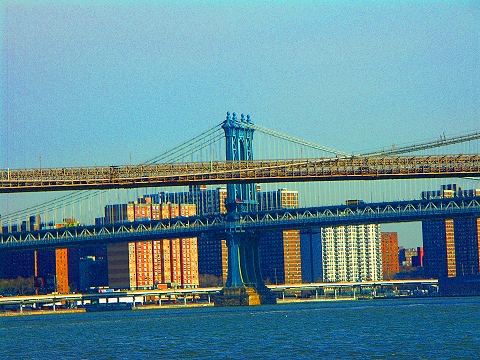NY_Brooklyn_Bridge-and-Manhattan_Bridge-From_The_Circle_Line07.JPG