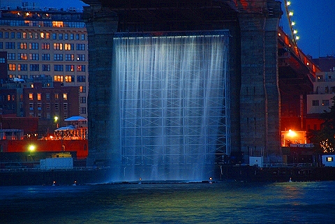 NY-Brooklyn_Bridge_Waterfalls_by_Olafur_Eliasson-06.JPG