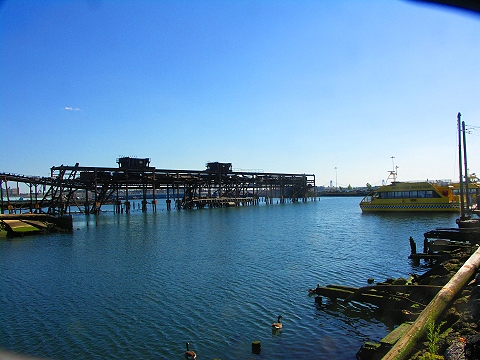 NY-Brooklyn_Red_Hook_Pier2.JPG