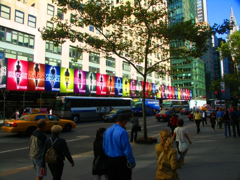 NY-Bryant_Park-Fashion_Week_Fall_2006_04.jpg