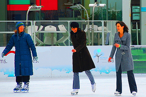 NY-Bryant_Park-Ice_Skating-07.JPG