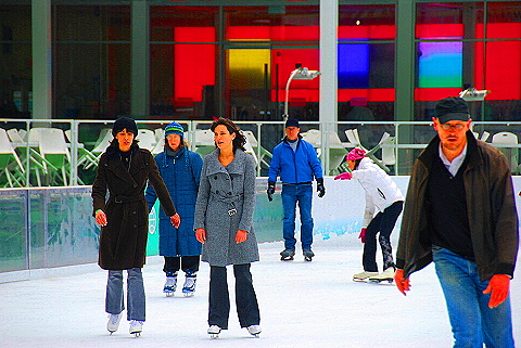 NY-Bryant_Park-Ice_Skating-08.JPG