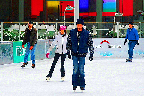 NY-Bryant_Park-Ice_Skating-12.JPG