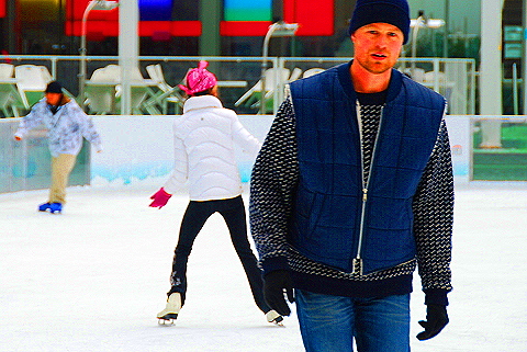 NY-Bryant_Park-Ice_Skating-14.JPG