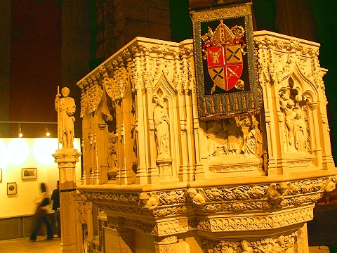 NY-Cathedral_of_St_John_the_Divine-restoration-03.JPG