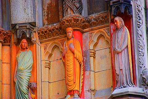 NY-Cathedral_St_John_Divine-Statues_Gargoyles-03.JPG