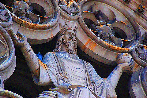 NY-Cathedral_St_John_Divine-Statues_Gargoyles-05.JPG