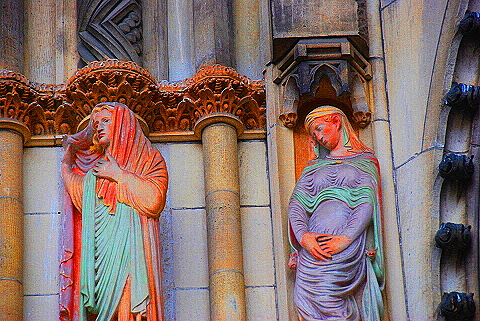 NY-Cathedral_St_John_Divine-Statues_Gargoyles-08.JPG