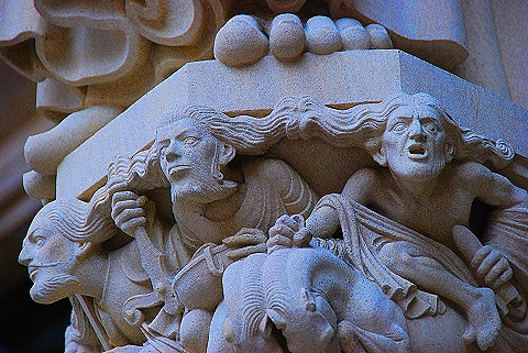 NY-Cathedral_St_John_Divine-Statues_Gargoyles-20.JPG