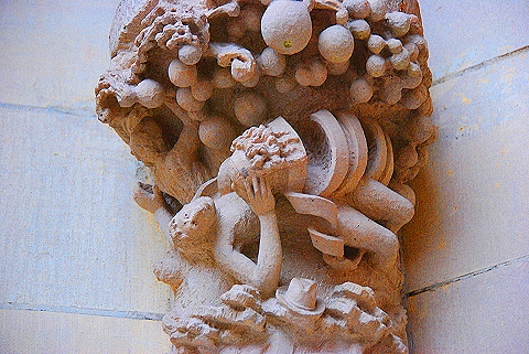 NY-Cathedral_St_John_Divine-Statues_Gargoyles-23.JPG