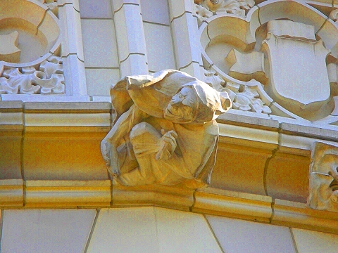 NY-CCNY-City_College_Gargoyles-08.JPG