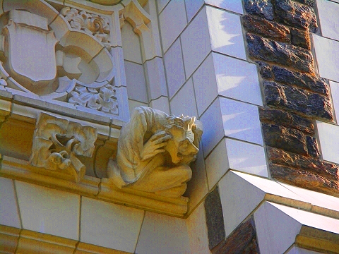 NY-CCNY-City_College_Gargoyles-09.JPG