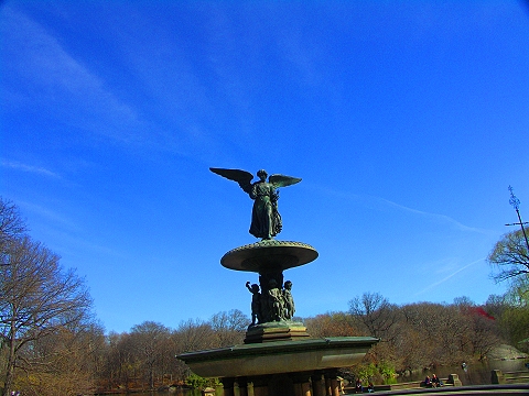 NY-Central_Park_Angel-and-Blackwolf_The_Dragonmaster-02.jpg
