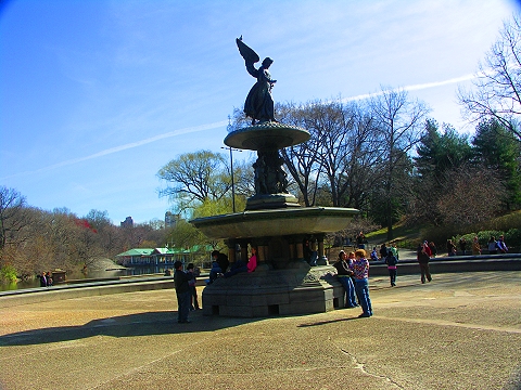 NY-Central_Park_Angel-and-Blackwolf_The_Dragonmaster-05.jpg