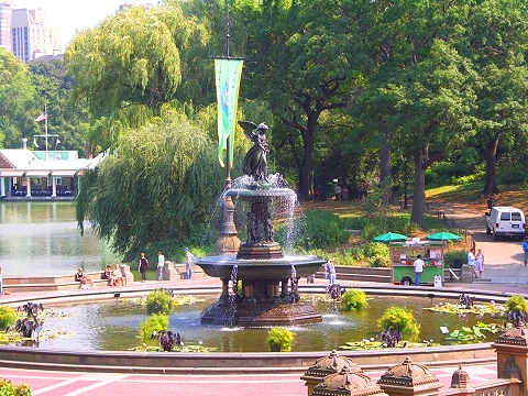 NY-Central_Park_Angel_Fountain-02.JPG