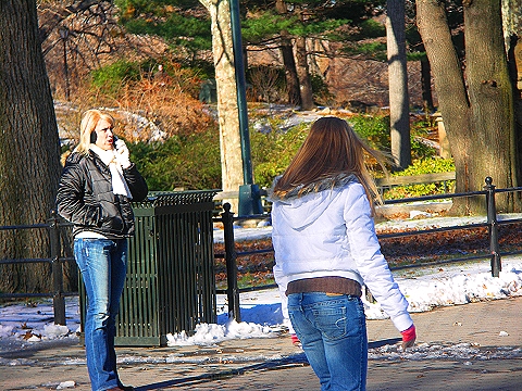 NY-Central_Park_Angel_Of_the_Waters-People_Watching-19.JPG