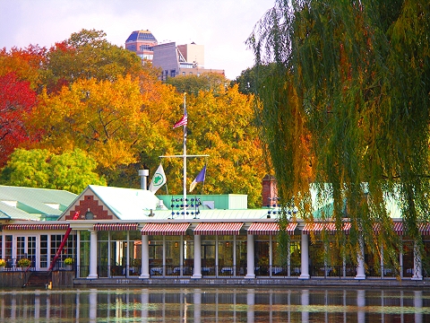 NY-Central_Park_Boathouse-Autumn_2006-02.jpg