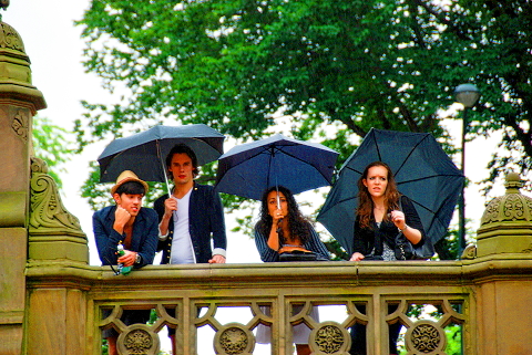 NY-Central_Park-People_Watching_on_a_Rainy_day-08.JPG