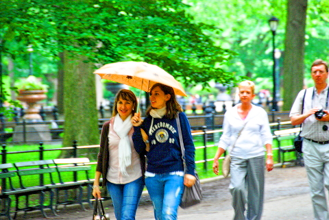 NY-Central_Park-People_Watching_on_a_Rainy_day-14.JPG