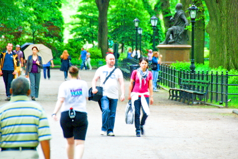 NY-Central_Park-People_Watching_on_a_Rainy_day-18.JPG