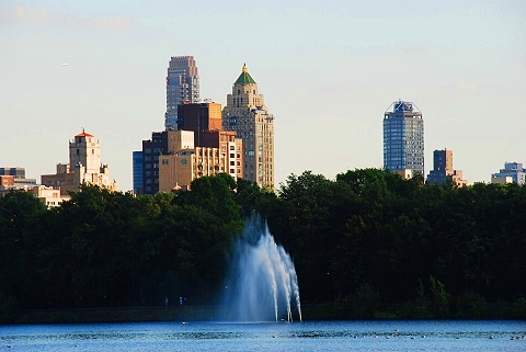 NY-Central_Park_Resevoir_Joggers-02.JPG